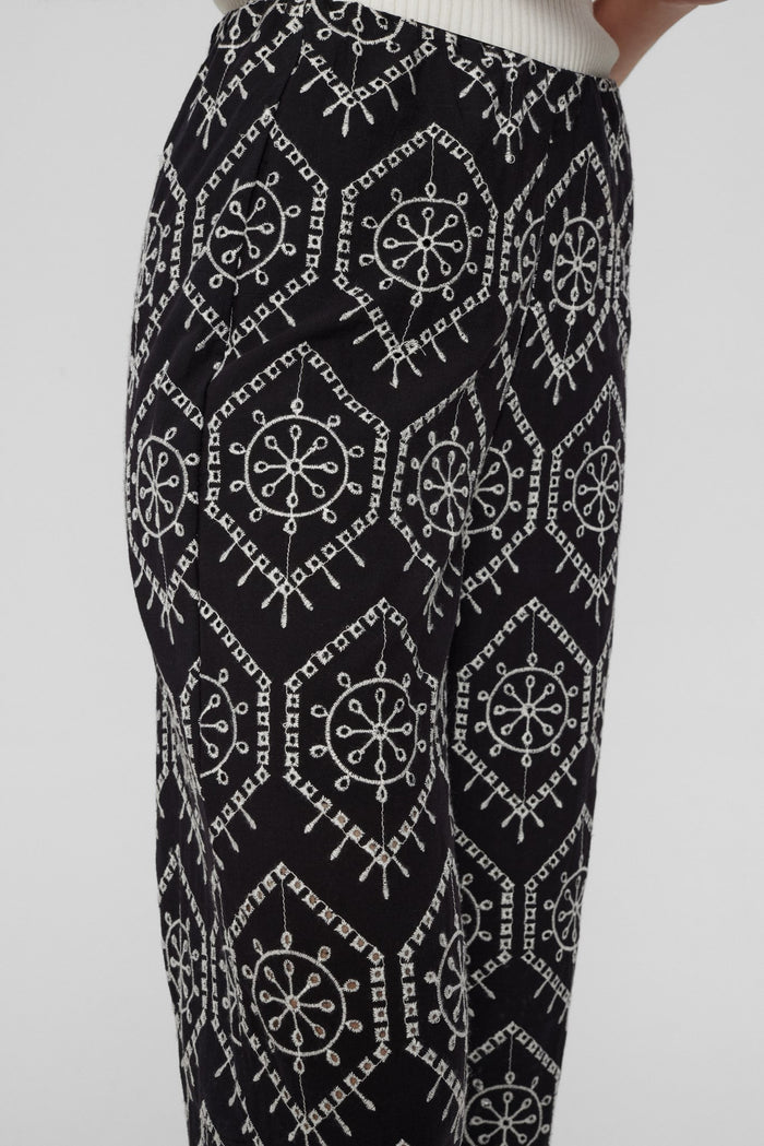 Numph Evelyn Pants in Caviar