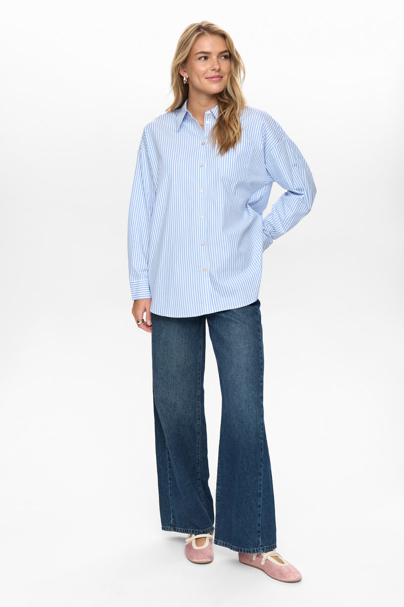 Numph Hailey Shirt without Stones in Hydrangea