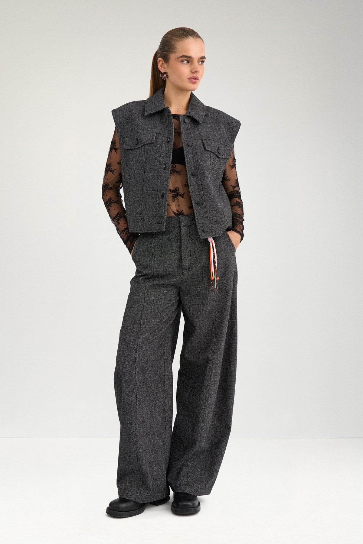 Numph Roki Barrel Pants in Dark Grey Melange