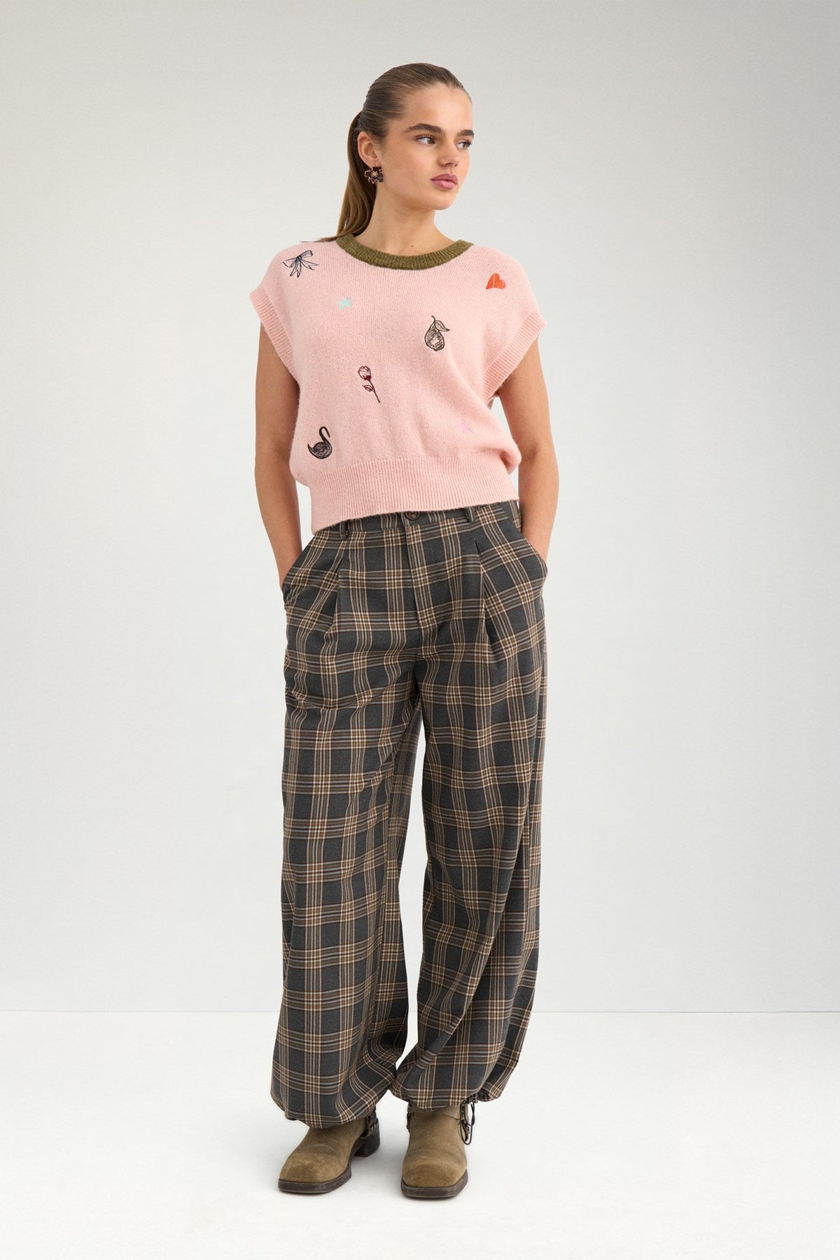 Numph Yppa Embroidery Vest in Peachskin