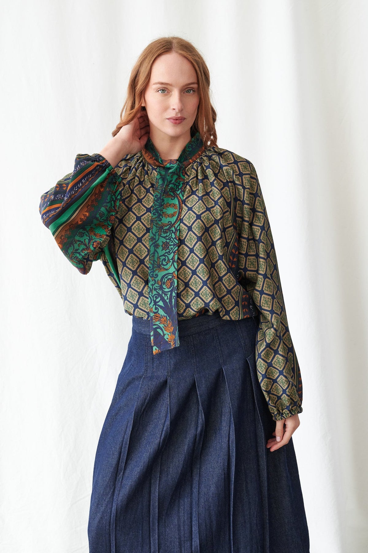 One Hundred Stars Amulet Emerald Pussybow Blouse