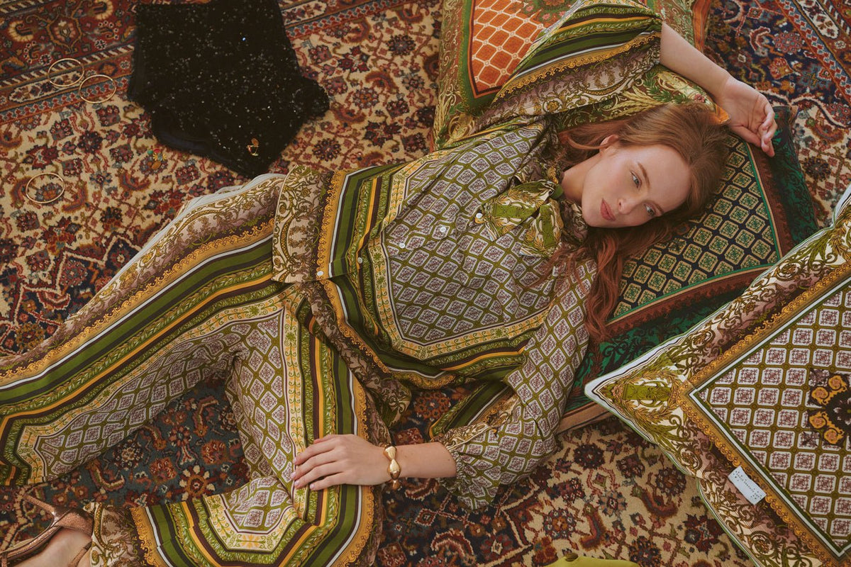 One Hundred Stars Amulet Green Pussy Bow Blouse