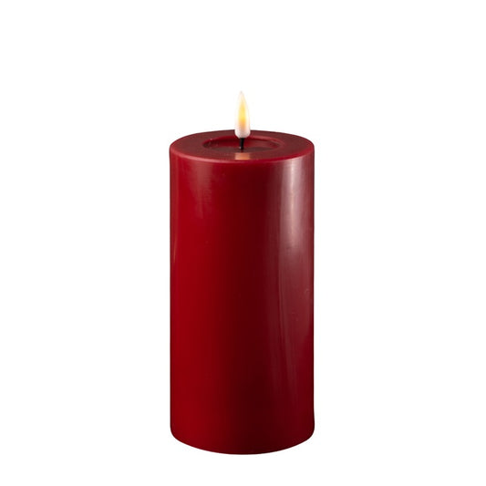 Flamless LED medium pillar candle in red