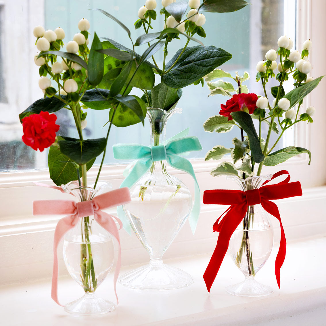 Green Velvet Decorative Bows - 8 Pack