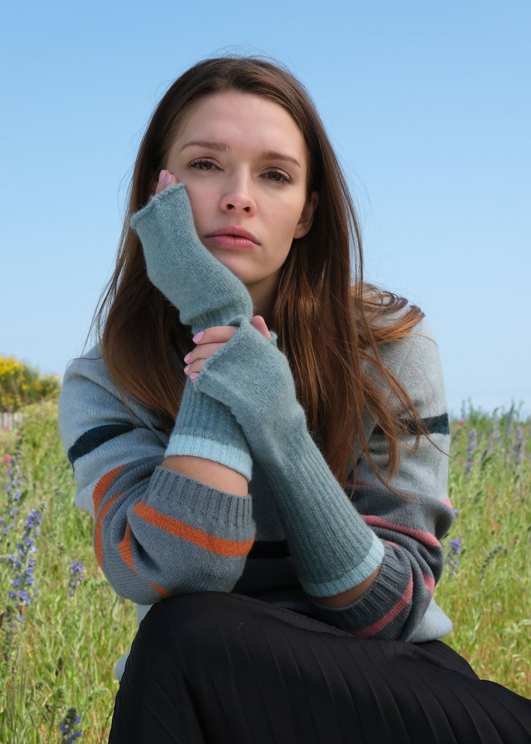 Quinton + Chadwick Soft Fingerless Wristwarmers with Contrast Cuff in Sea Mist and Aqua