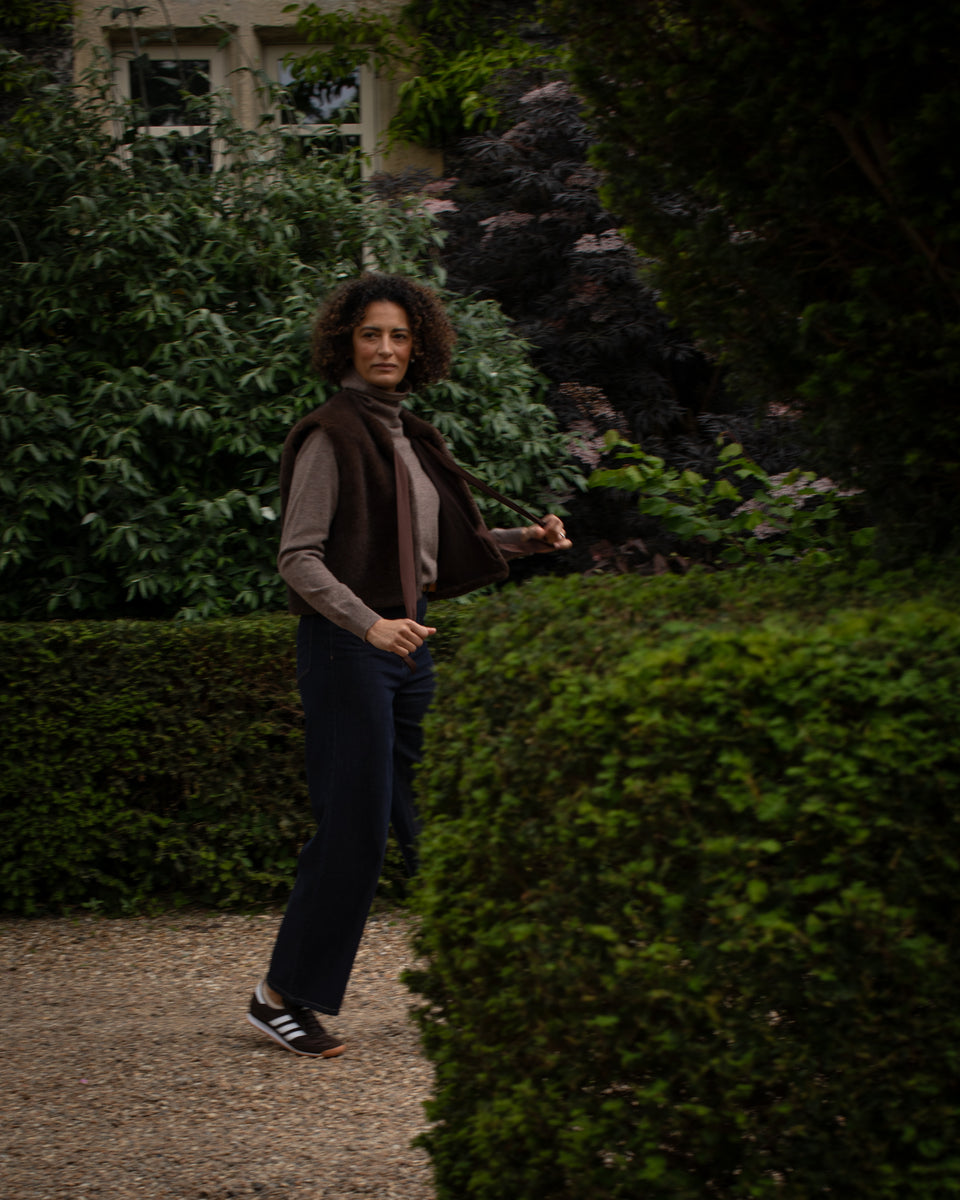 Chalk Felicity Gilet in Cappuccino