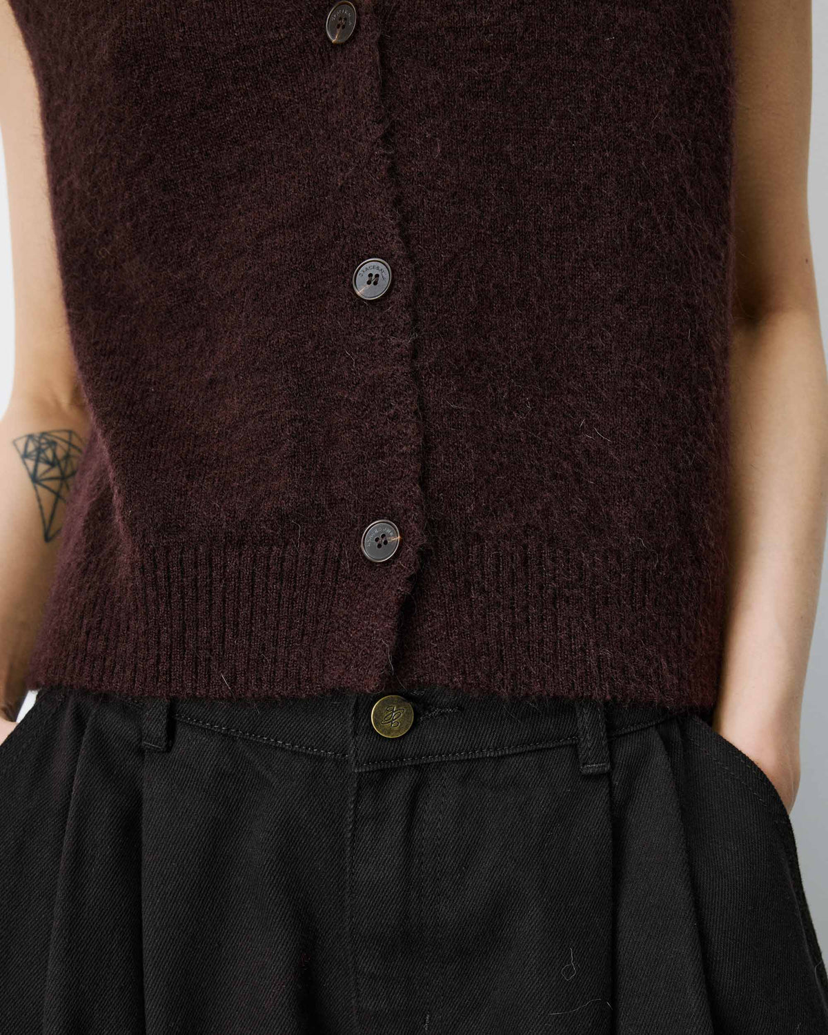 Grace & Mila Nars V Neck Cardigan in Chocolate