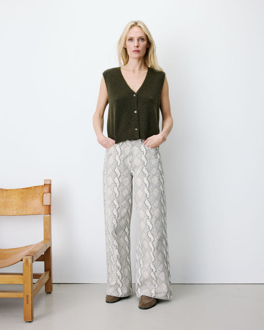 Grace & Mila Nars V Neck Cardigan in Khaki