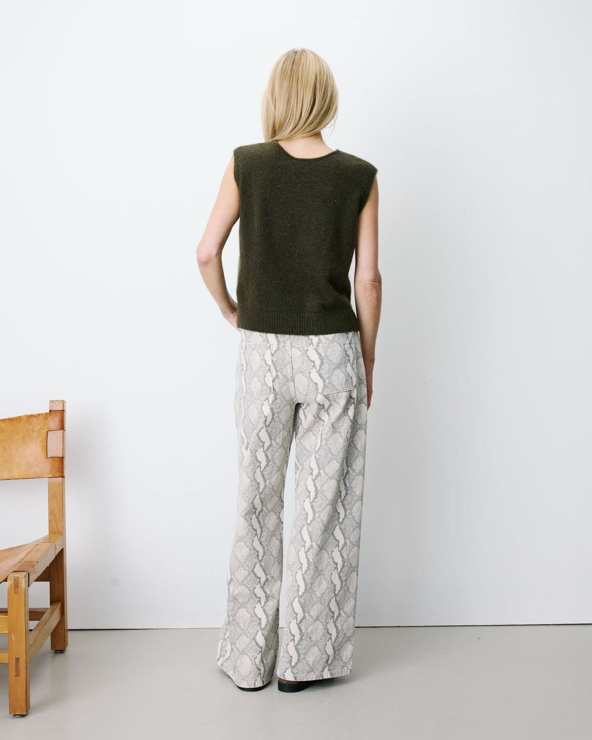 Grace & Mila Nars V Neck Cardigan in Khaki