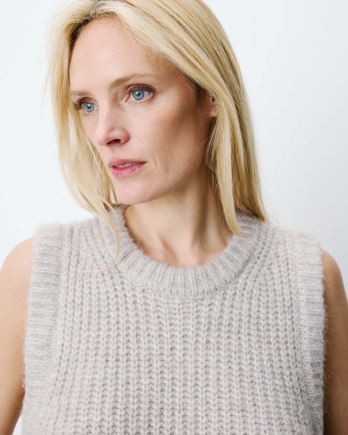 Grace & Mila Argan Sleeveless Side-tie Sweater in Grege