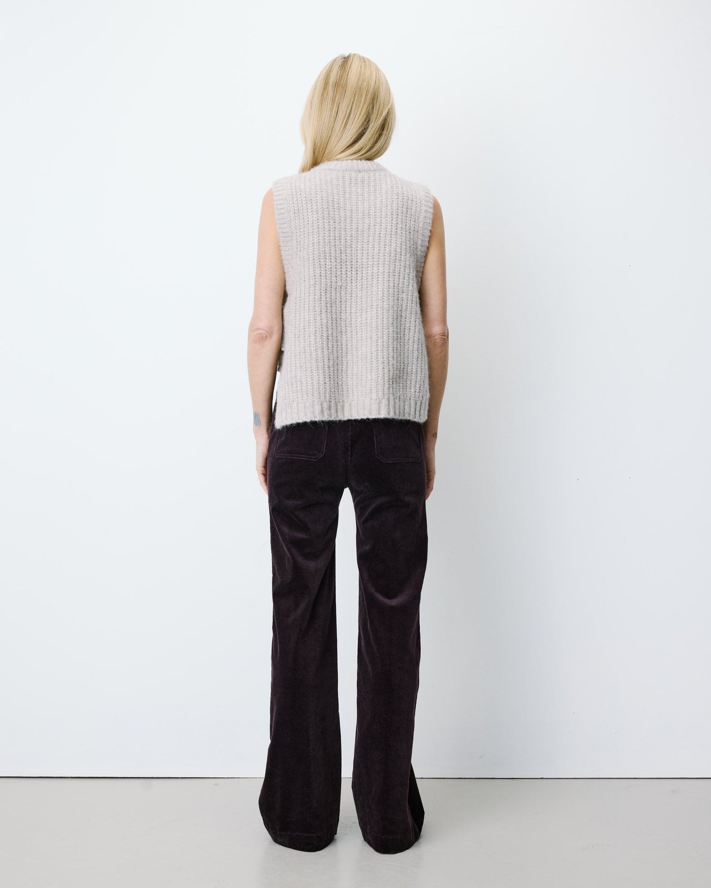 Grace & Mila Argan Sleeveless Side-tie Sweater in Grege