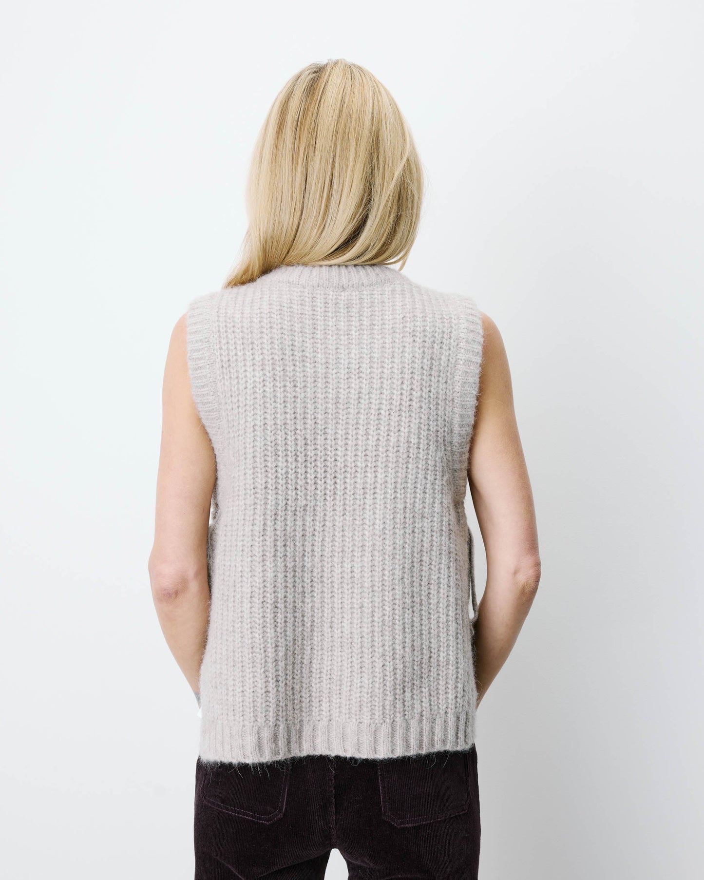 Grace & Mila Argan Sleeveless Side-tie Sweater in Grege