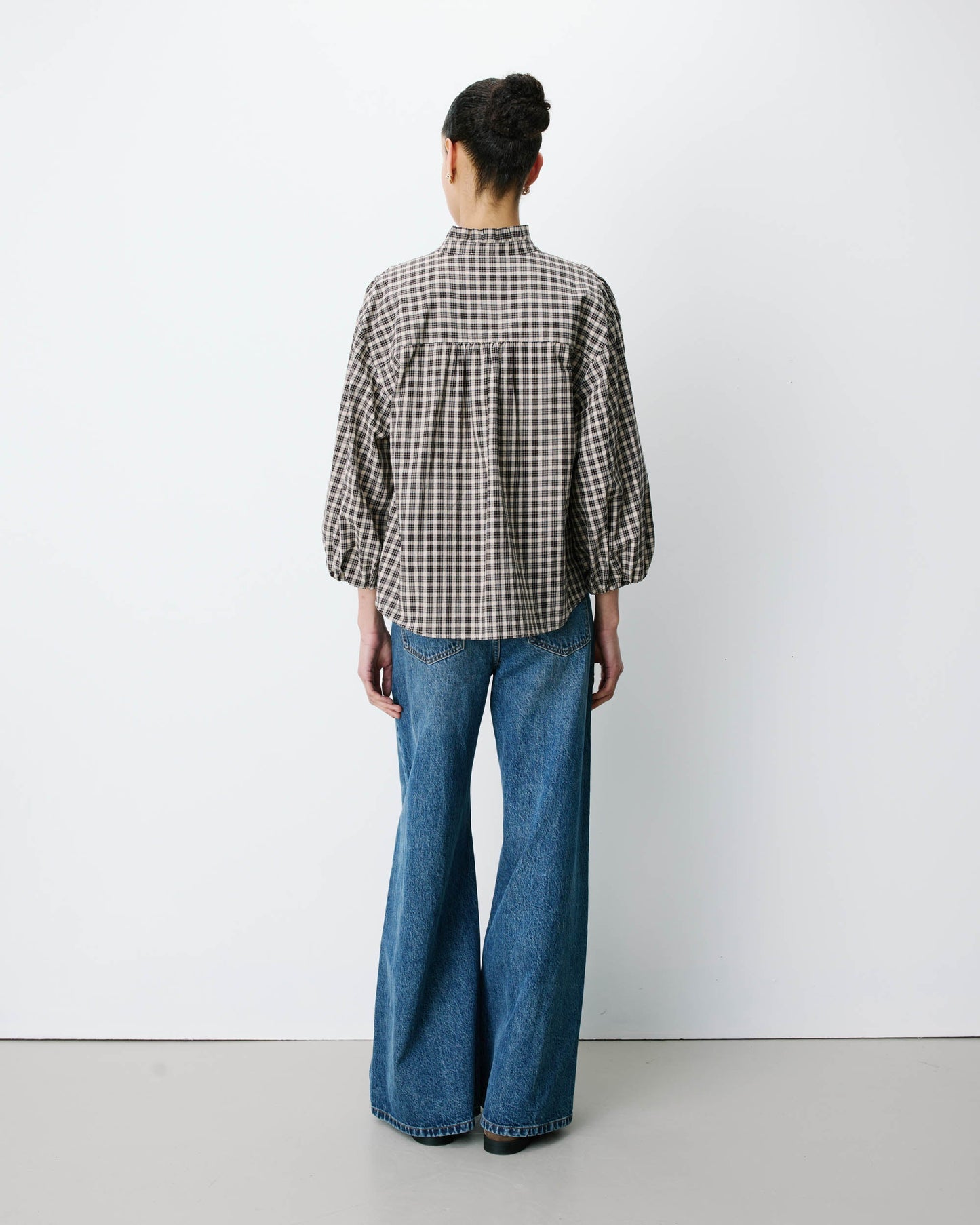 Grace & Mila The ADELIE button-down blouse in Latte