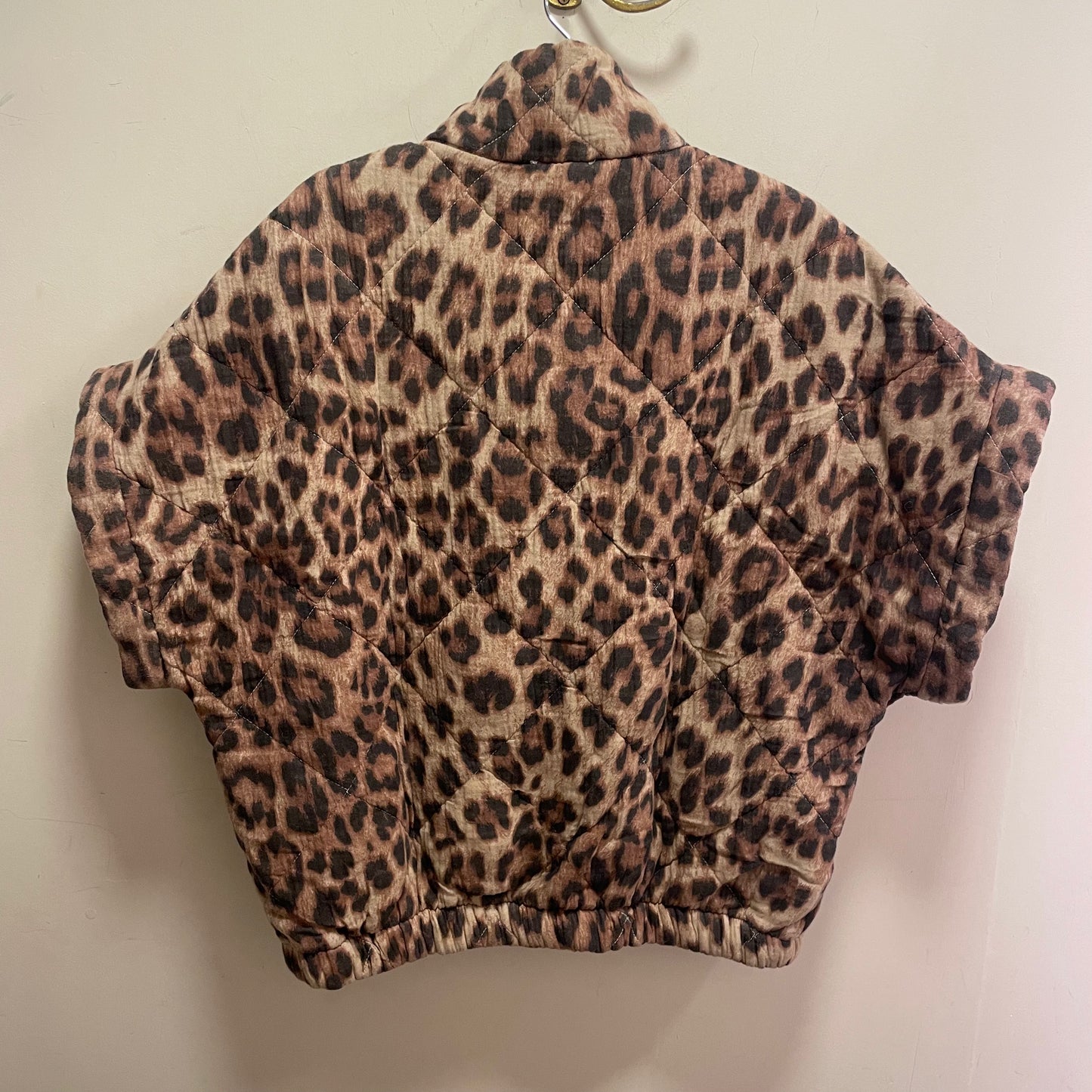 Short Sleeve Padded Gilet Leopard Print in Camel