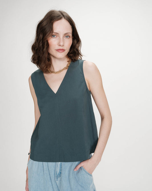 Grace & Mila Vagabond V-Neck Sleeveless Top in Emerald