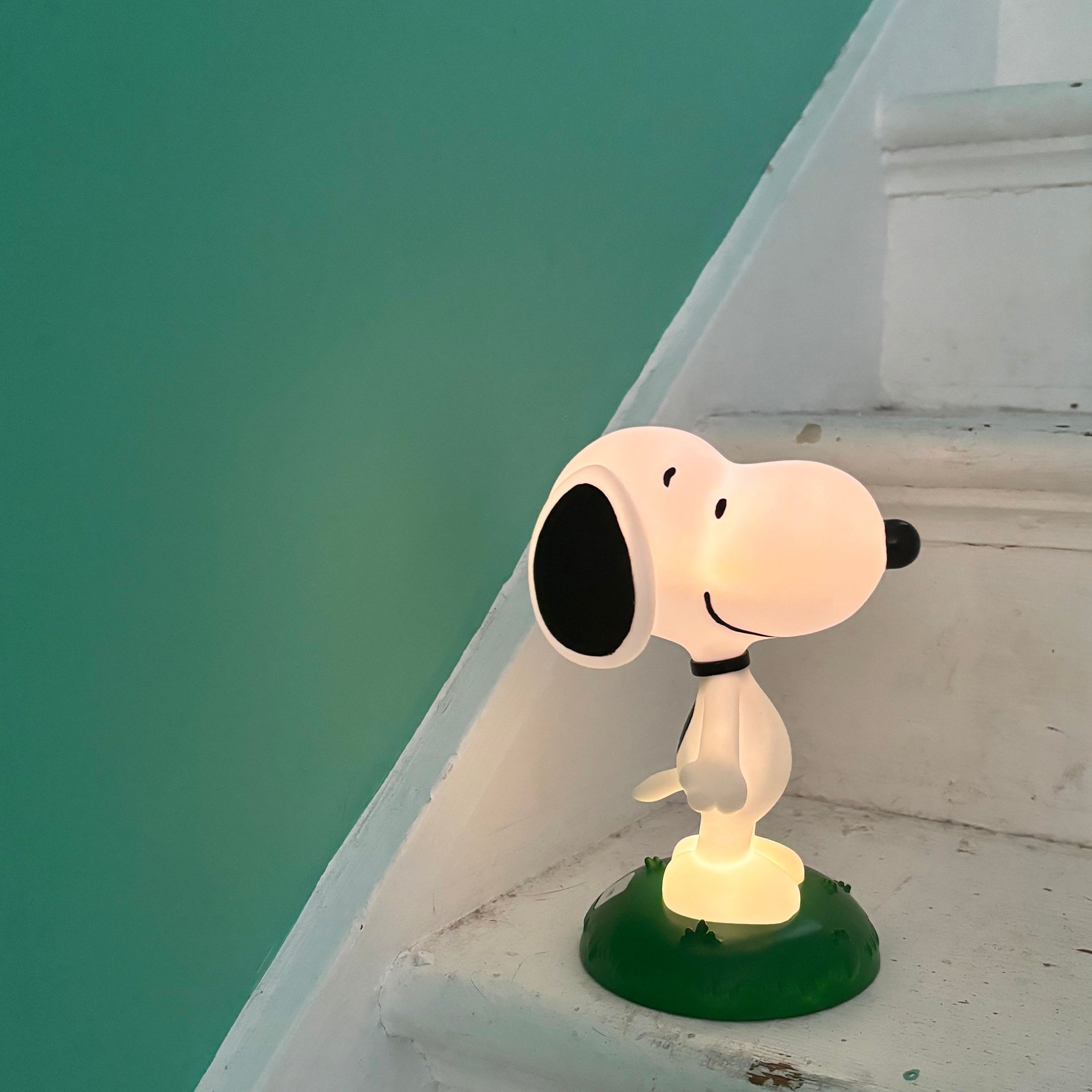 House of Disaster Peanuts Mini Standing Snoopy LED
