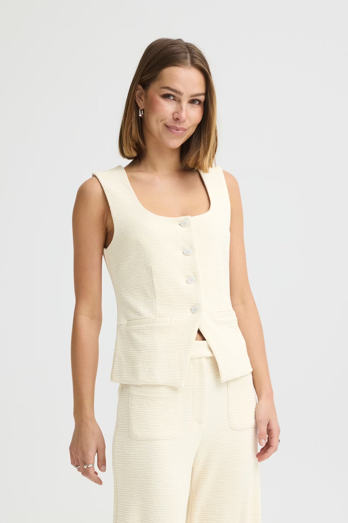 ICHI Kate SS Waistcoat in Almond Milk