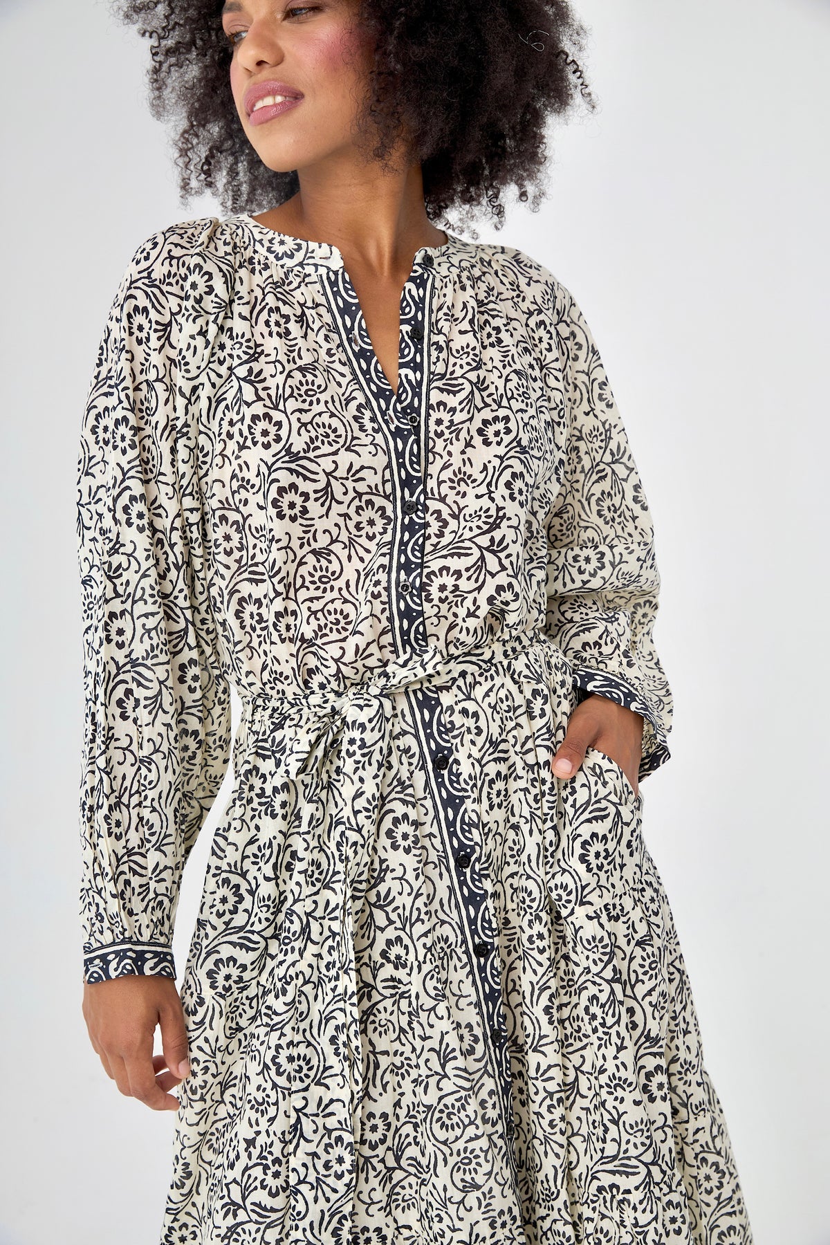 Chico Soleil THELMA DRESS in Fleurs De Tiare