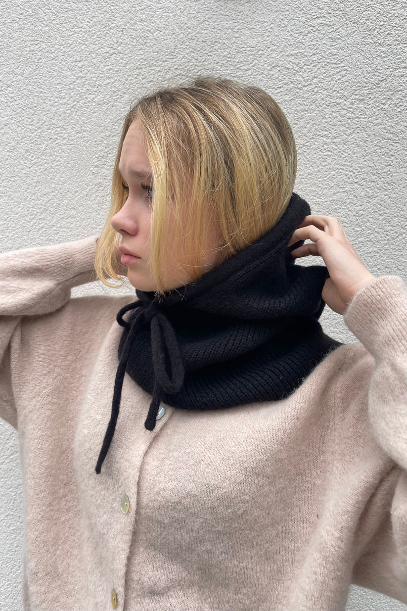 Ost London Rikke Cashmere Balaclava -Black