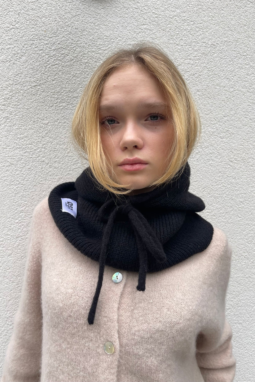 Ost London Rikke Cashmere Balaclava -Black