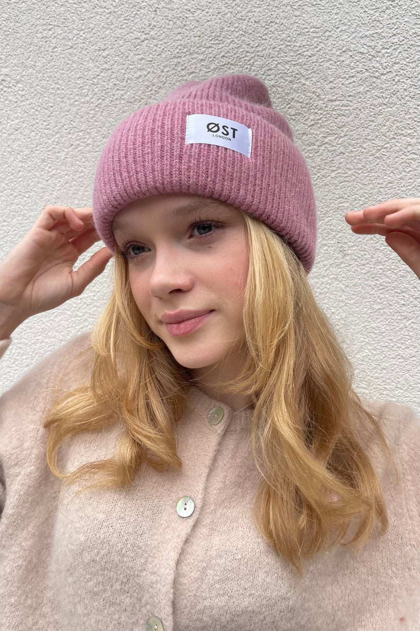 Ost London Clara Angora Beanie in Rosa