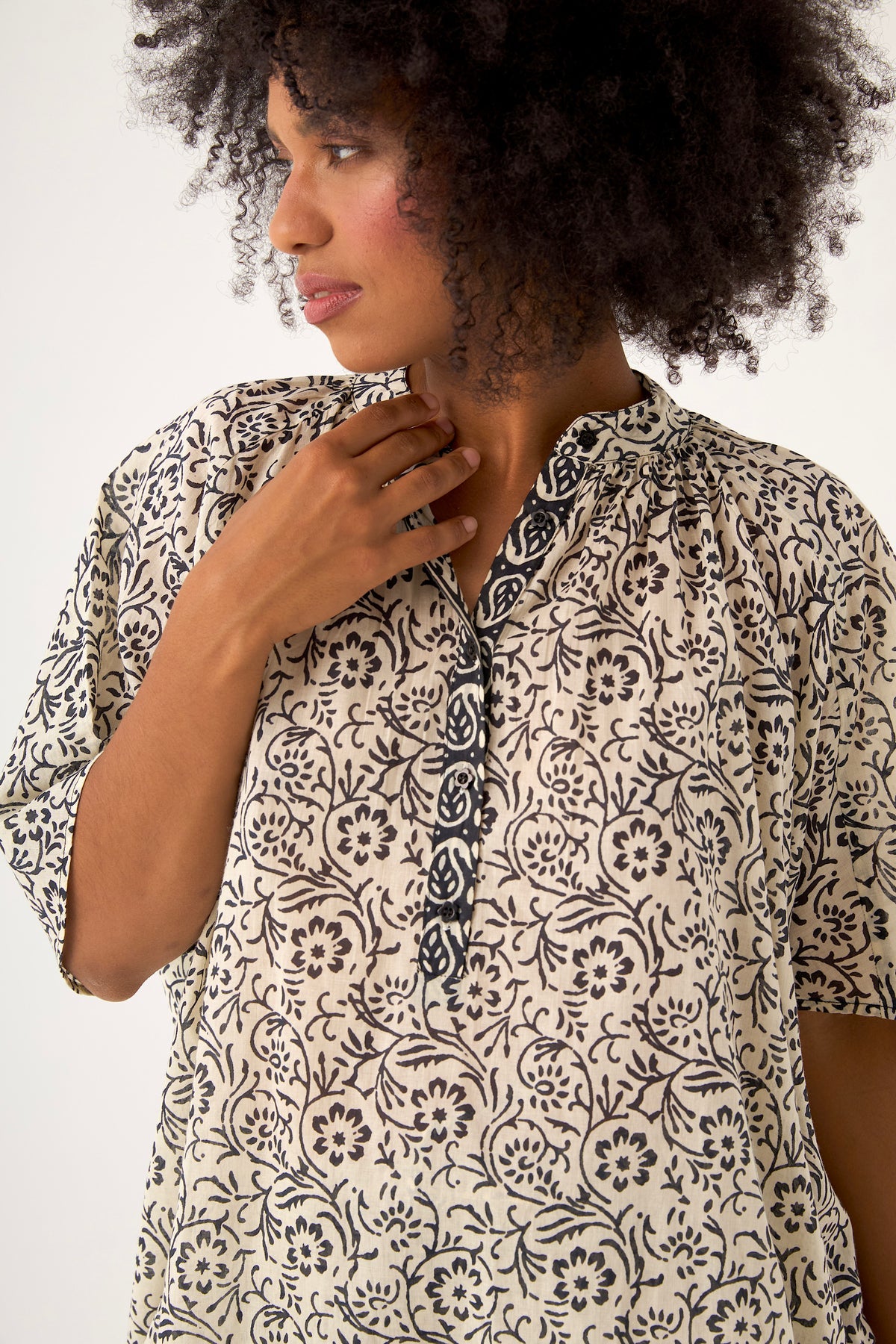 Chico Soleil BHUMI Top in Fleurs De Tiare