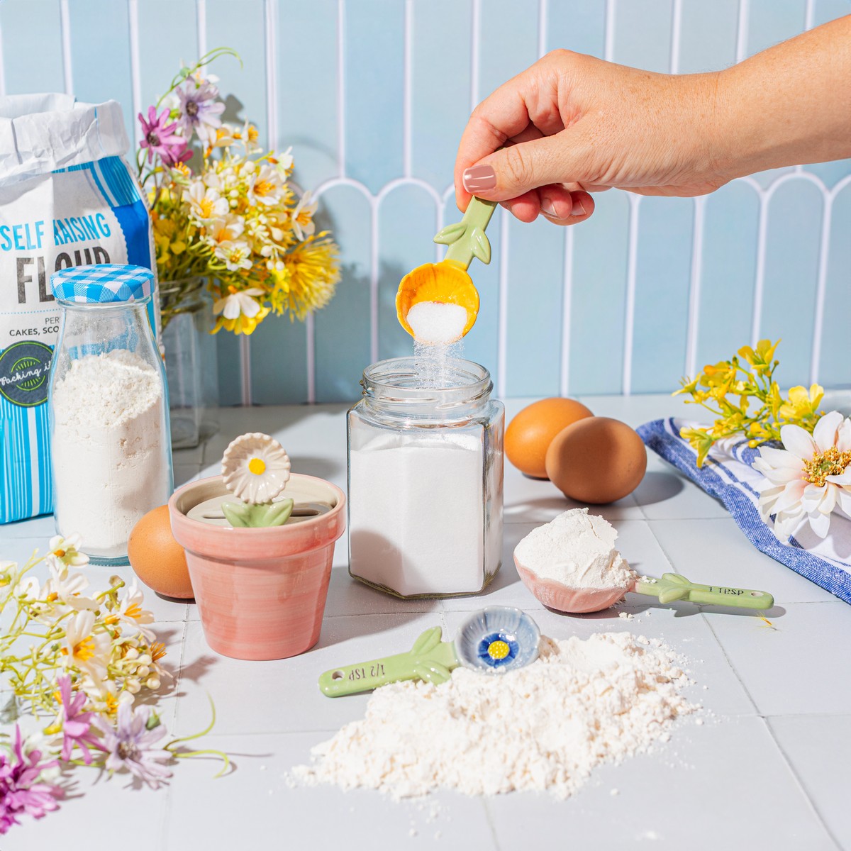 Sass & Belle Flower Measuring Spoons - with pot