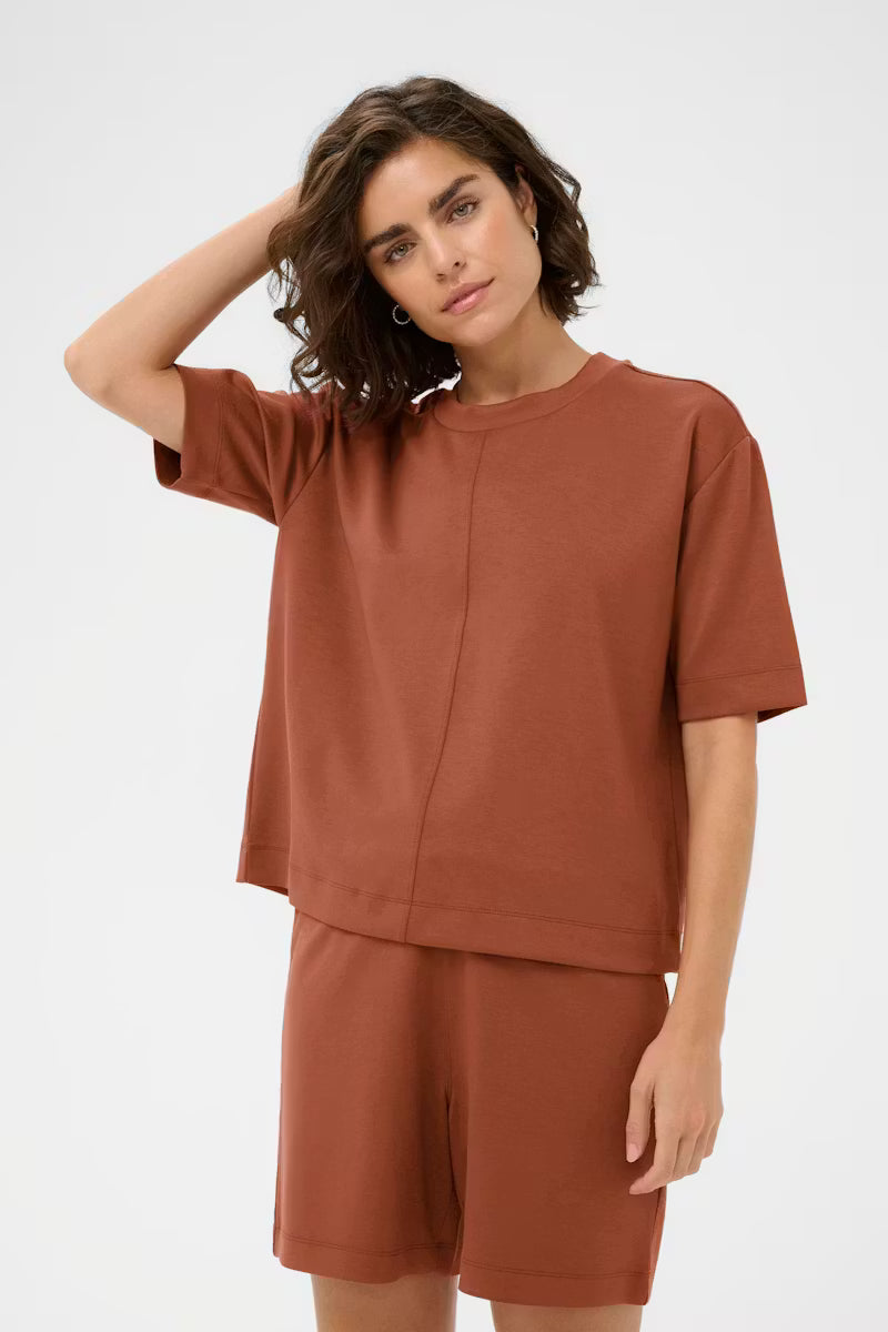 KAFFE Annie Tee in Henna Brown
