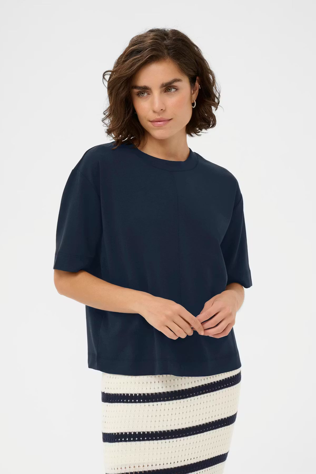 KAFFE Annie Tee in Henna Midnight Marine