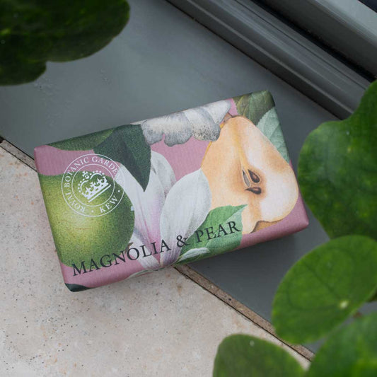 The English Soap Company - Magnolia and Pear Soap