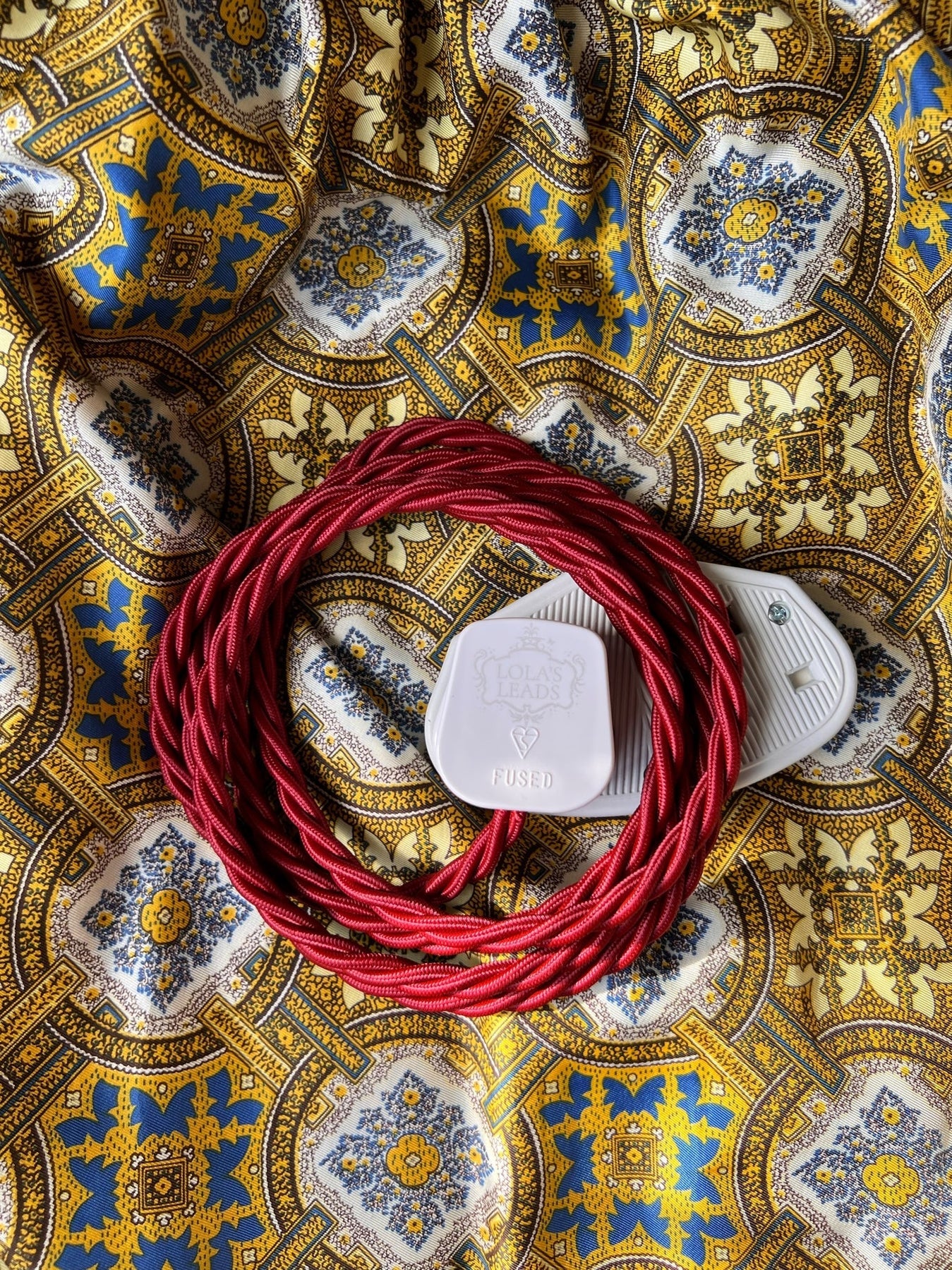 Lola's Leads Fabric Extension Cable - Garnet & White