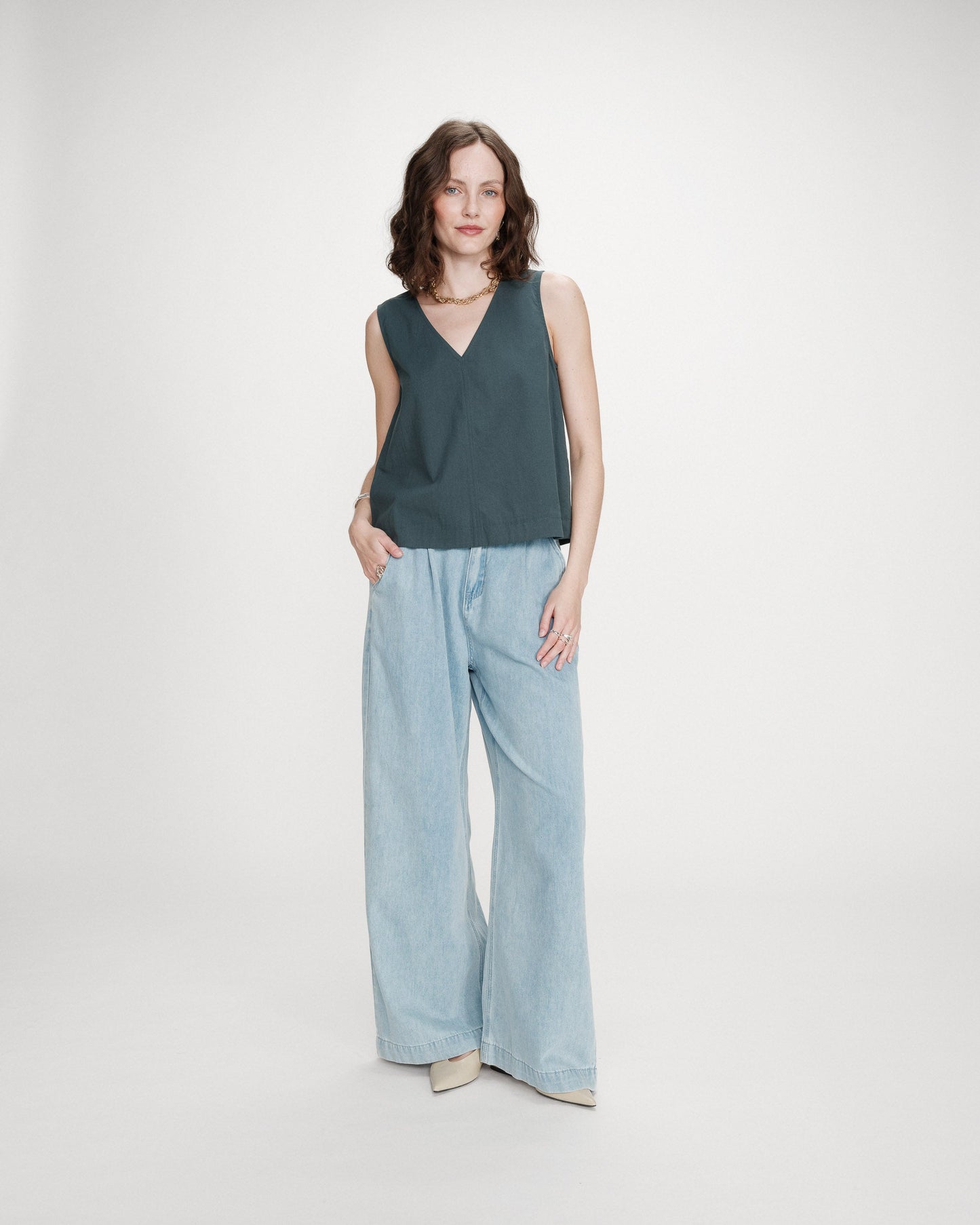 Grace & Mila Vagabond V-Neck Sleeveless Top in Emerald