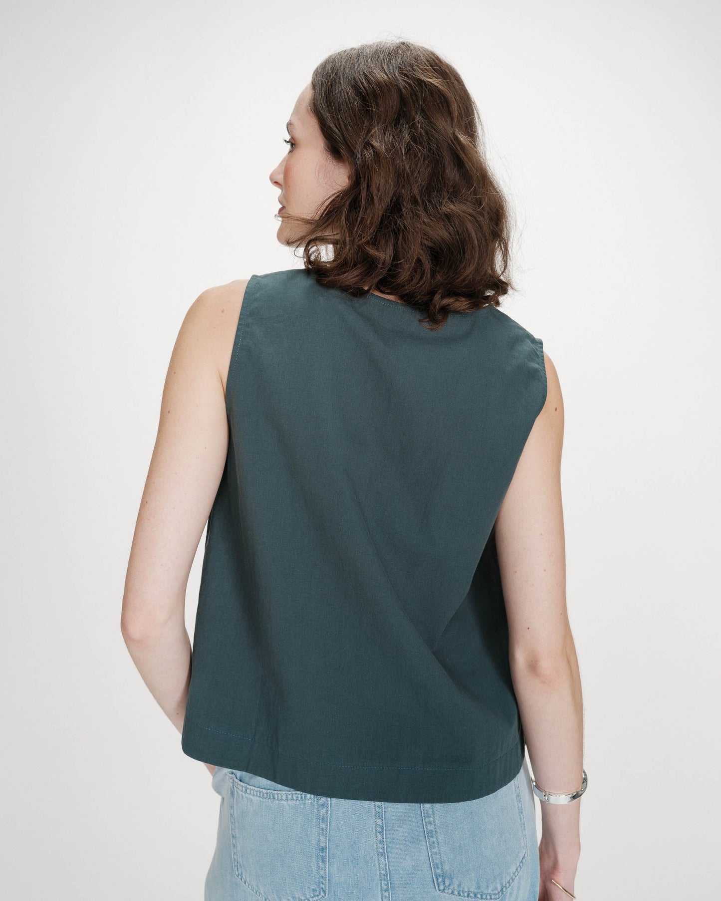 Grace & Mila Vagabond V-Neck Sleeveless Top in Emerald