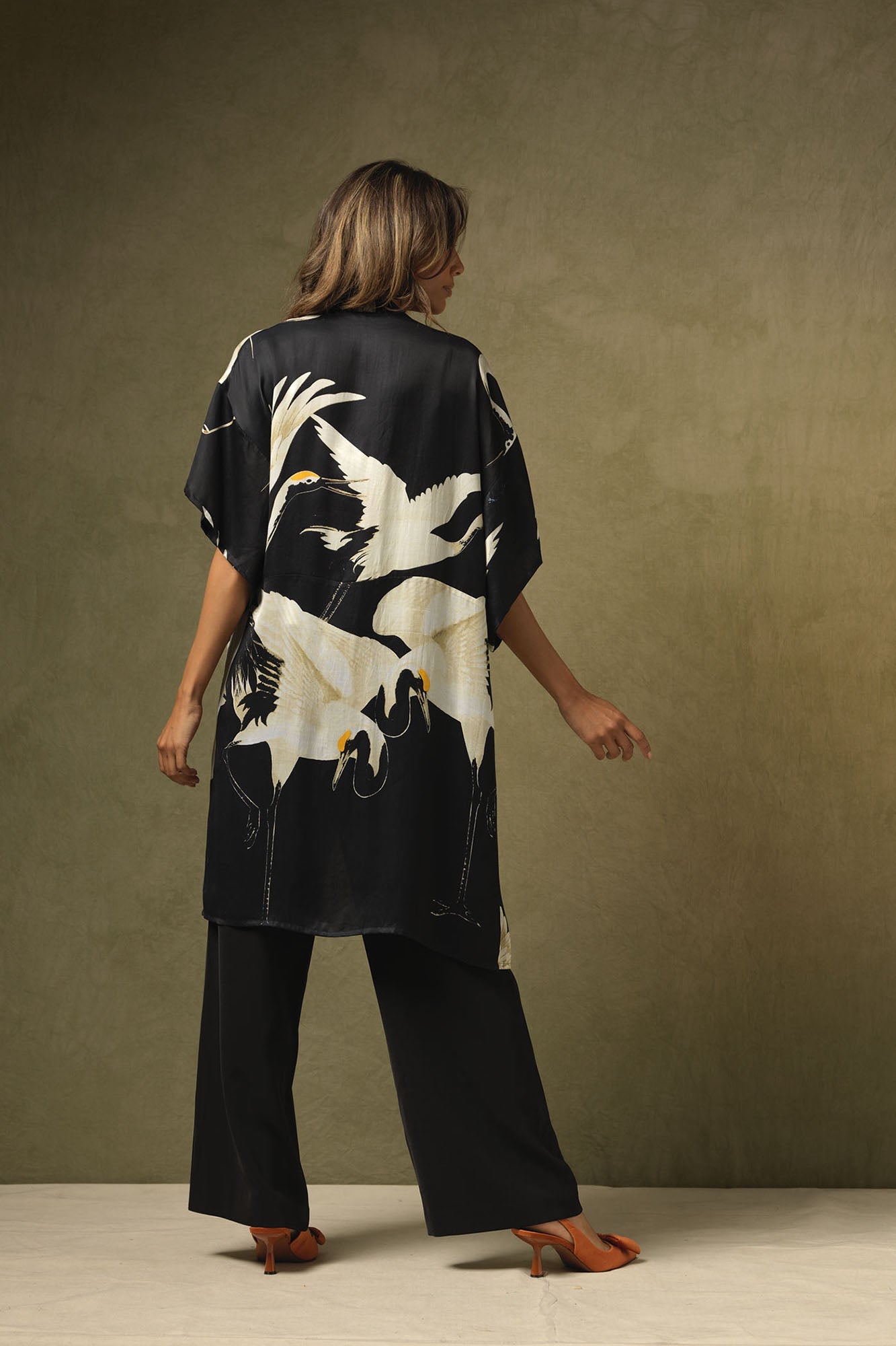 One Hundred Start Stork Black Midi Kimono