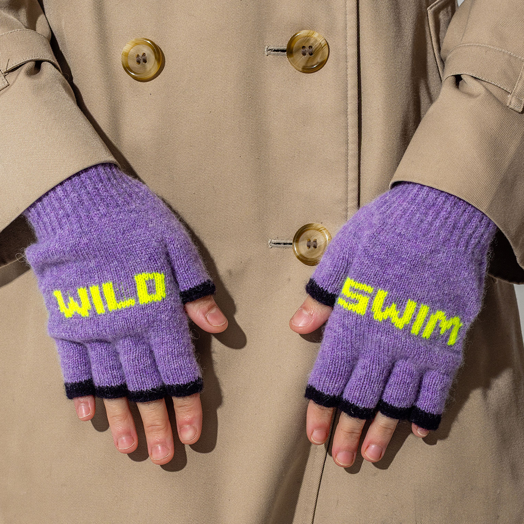 Black & Beech Wild Swim Fingerless Gloves in Parma Violet & Neon Yellow