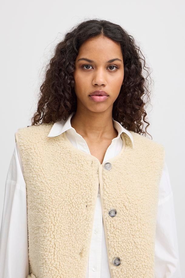 ICHI Fanza Waistcoat in Almond Milk