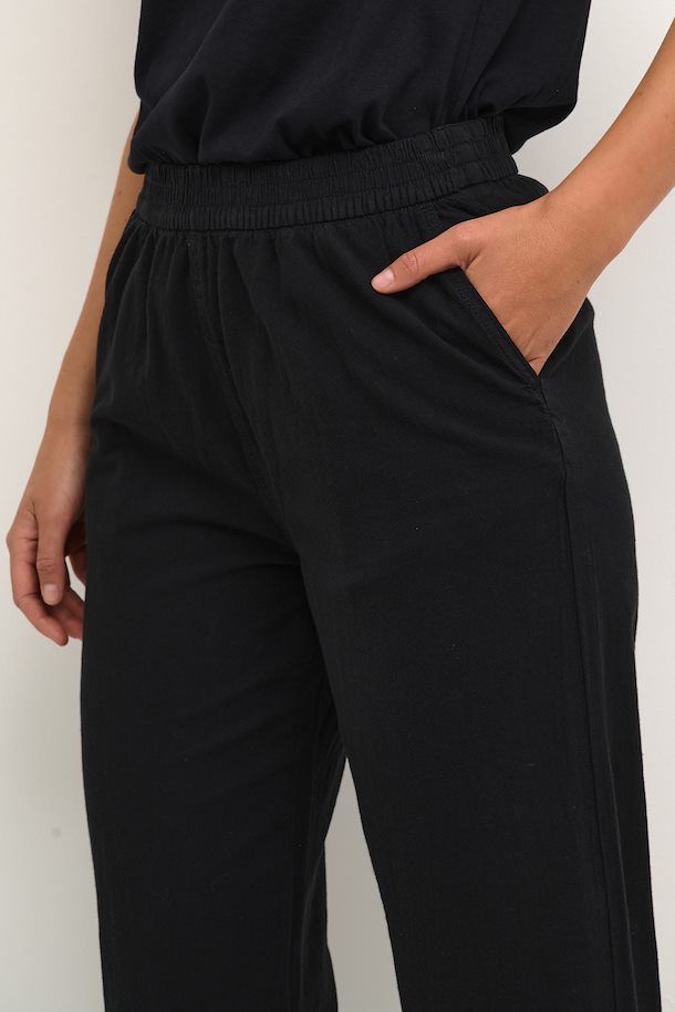 KAFFE Naya Culotte Pants in Black Deep