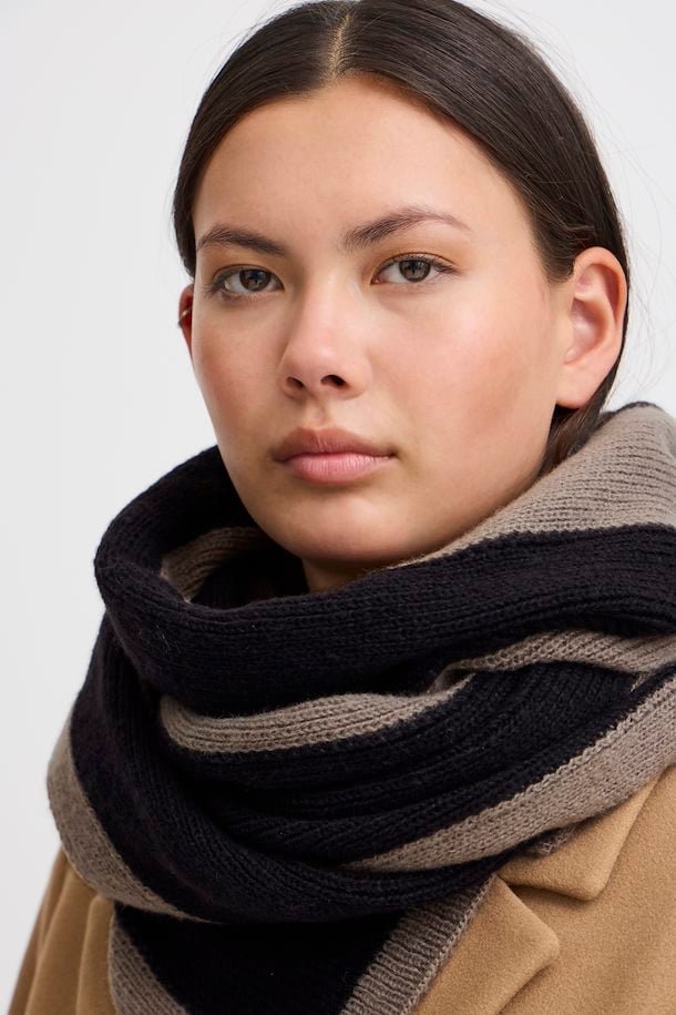 ICHI Thora Scarf in Black