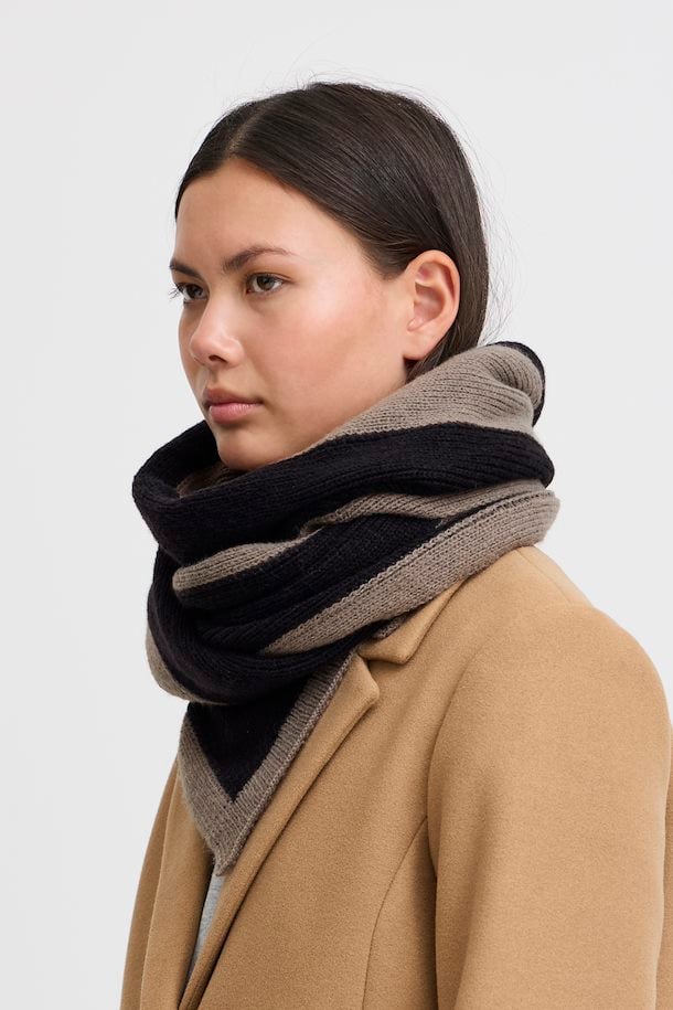 ICHI Thora Scarf in Black