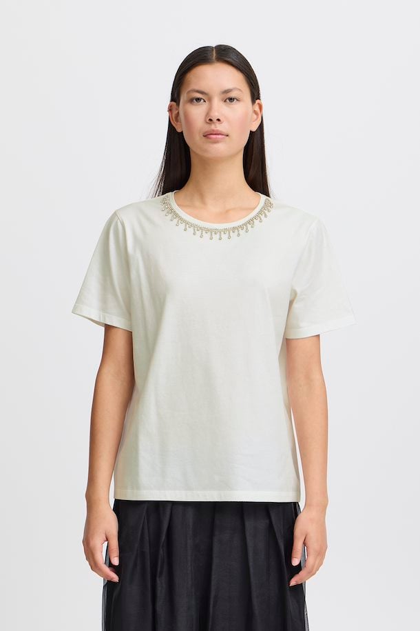 ICHI  Runela SS Tee in Cloud Dancer, a simple short sleeved tee with a diamond detail around the neck