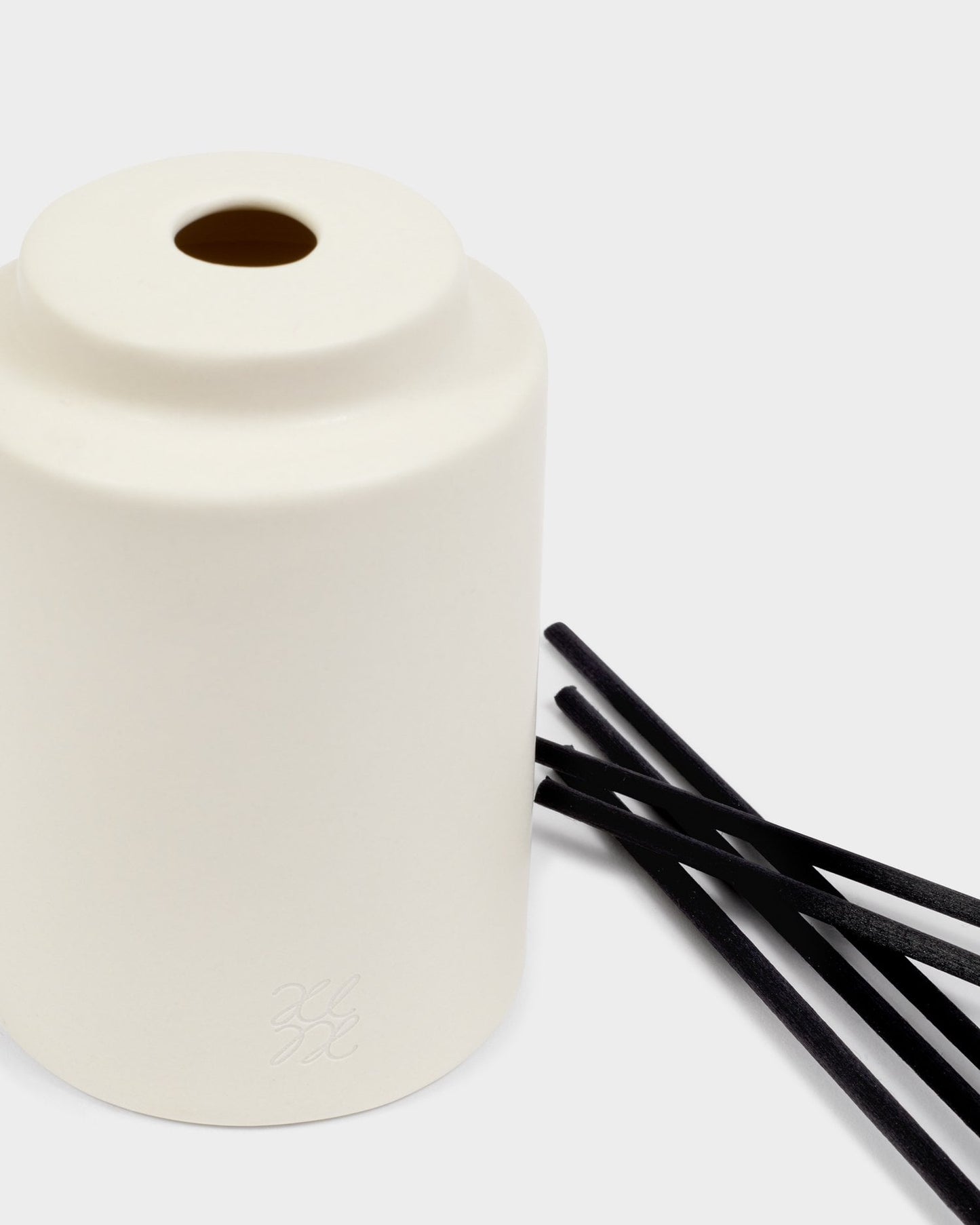 Katie Loxton Ceramic Sentiment Reed Diffuser 'Fabulous Friend' in Fresh Fig & Wild Freesia