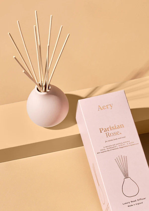 A medium strength diffuser with top notes of Bergamot, middle notes of Jasmine and Rose and base notes of Oudh, Cedar and Violet 