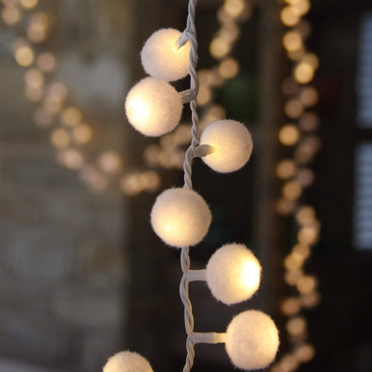 Lightstyle Pom Pom 150 LED Light Chain