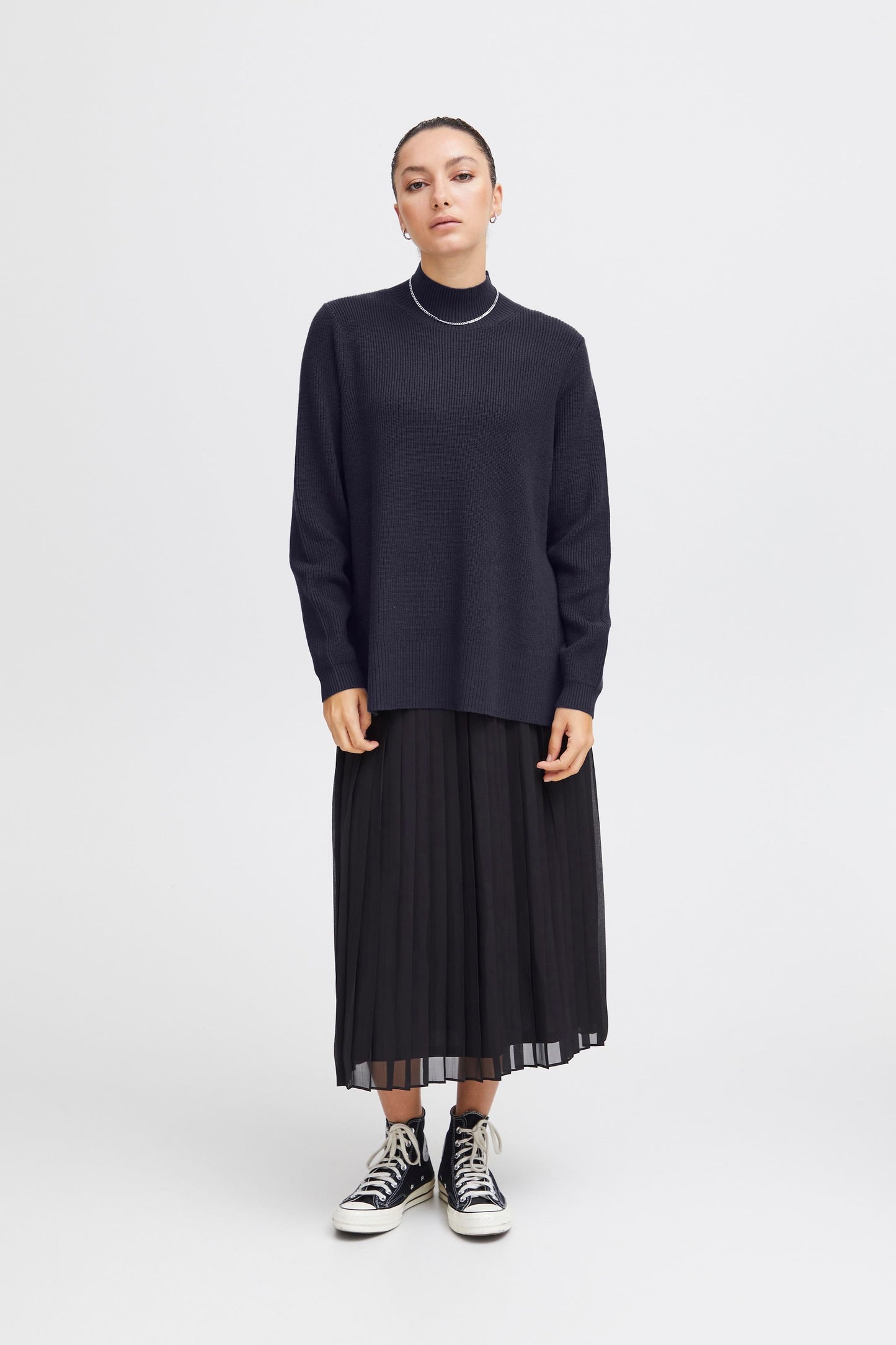 ICHI Boston LS Pullover in Total Eclipse