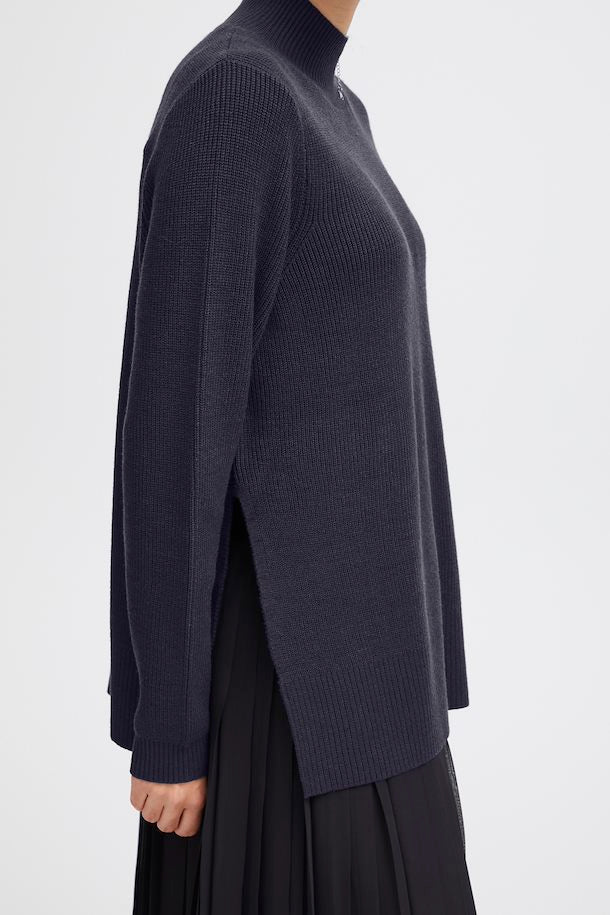 ICHI Boston LS Pullover in Total Eclipse