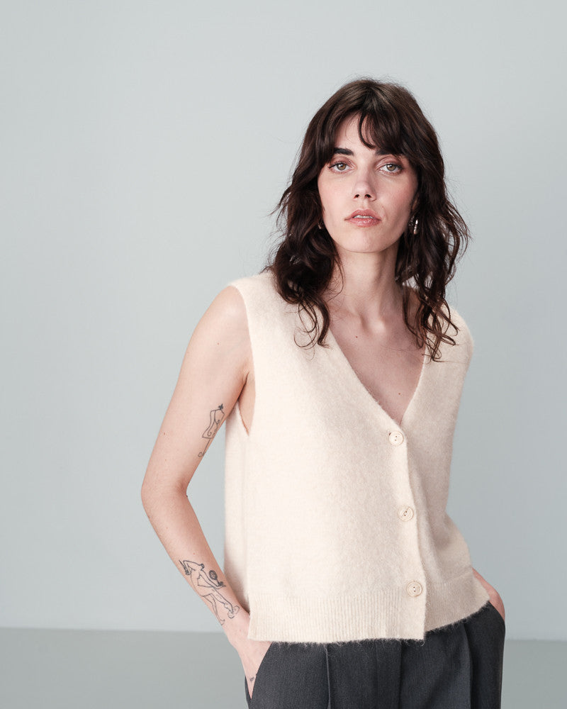 Grace & Mila Nars Knitted Sleeveless Vest in Ecru